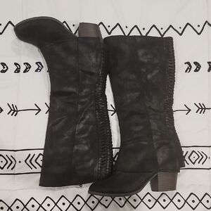 Stylish Black Boots